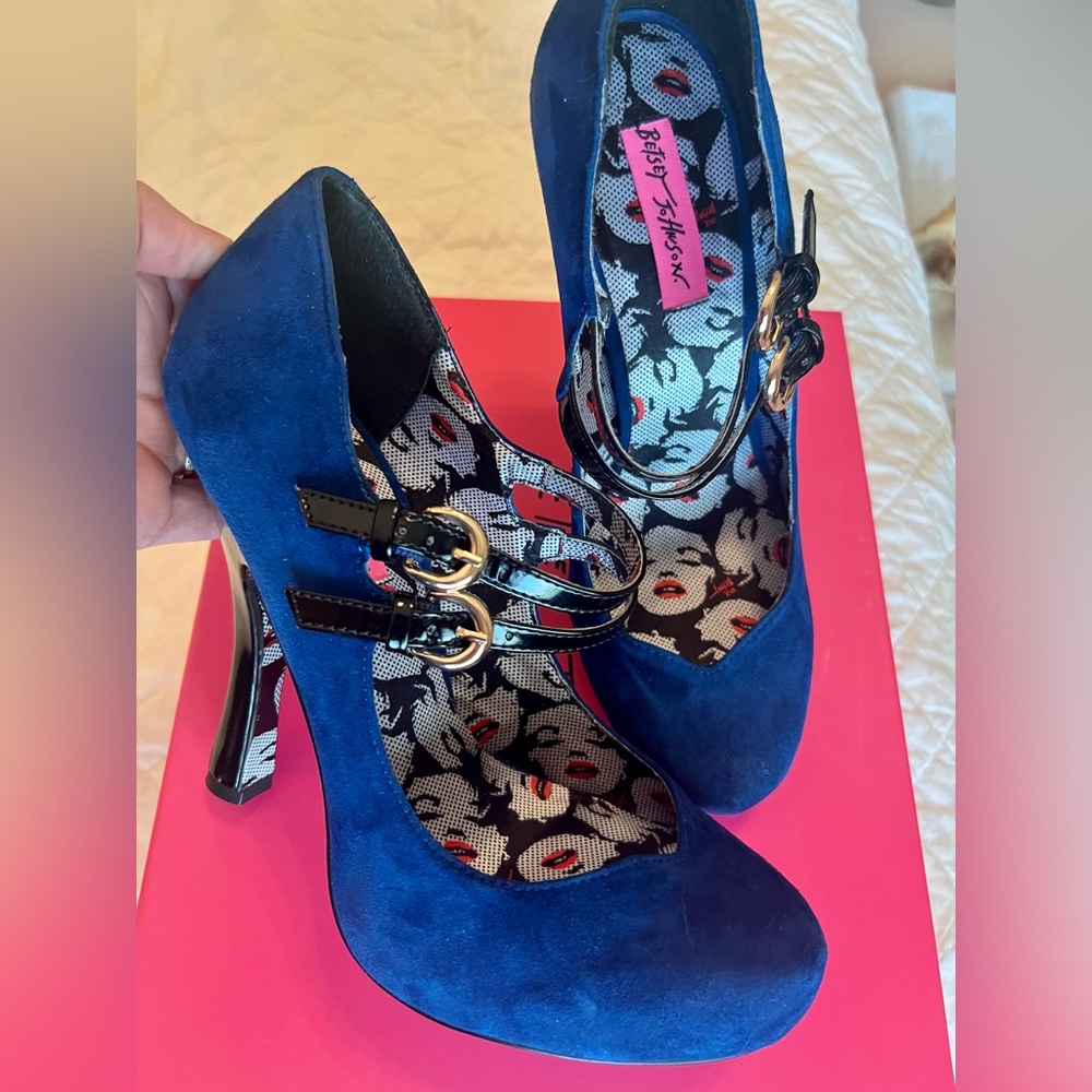 Betsey Johnson Marilyn Monroe blue Suede Maryjane Heels with Buckle Accents
